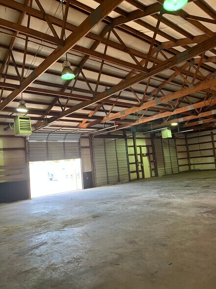 125 Old Number Six Hwy, Saint Matthews, SC for lease - Interior Photo - Image 3 of 12