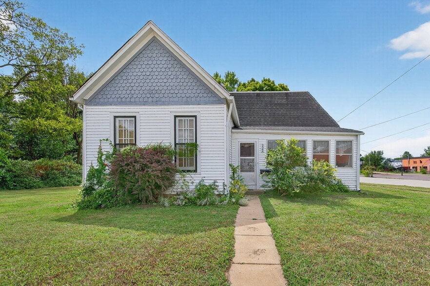 222 W Saint Louis St, Pacific, MO for sale - Primary Photo - Image 1 of 35