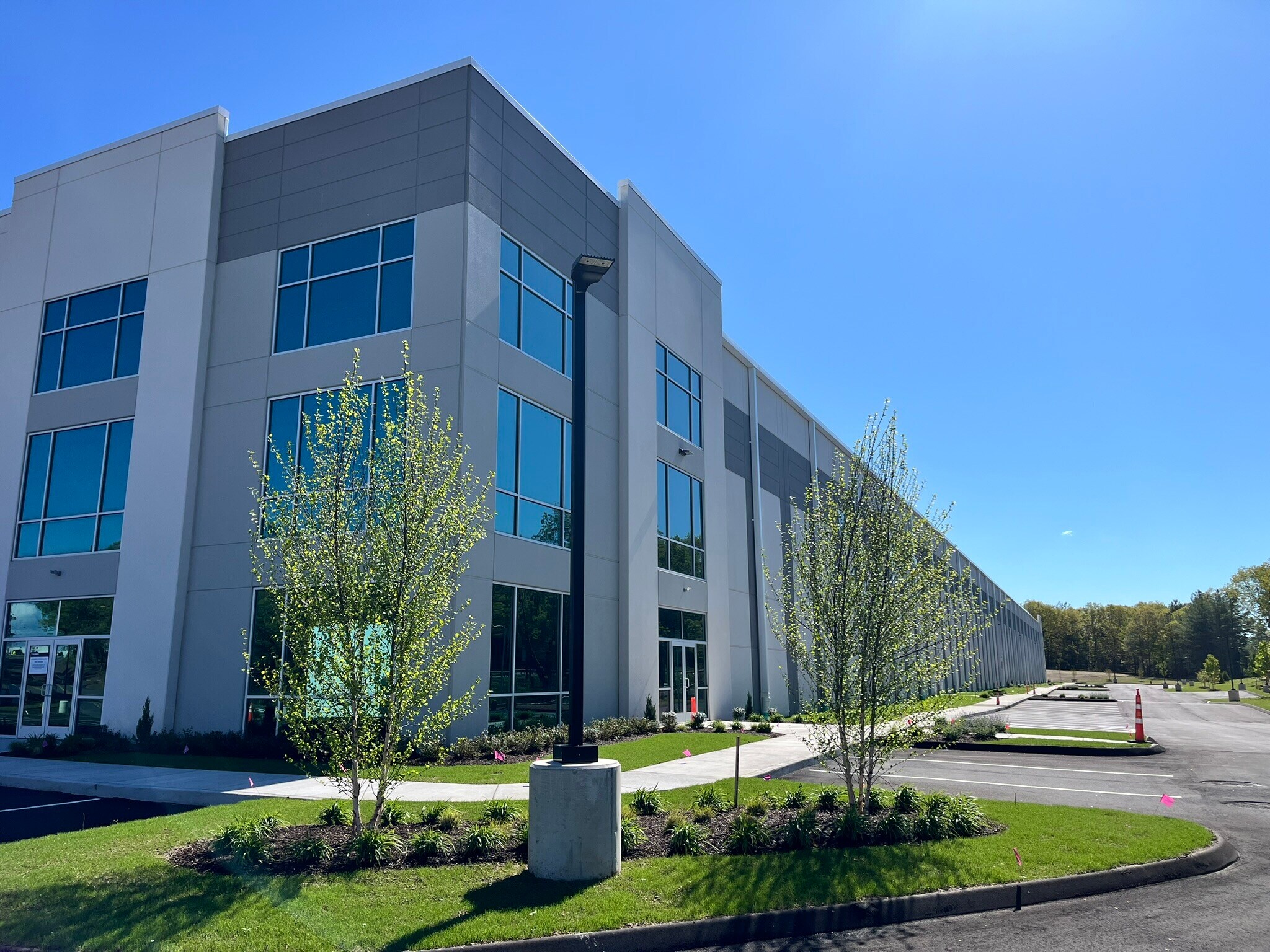 30 Hamilton Rd, Windsor Locks, CT for lease Primary Photo- Image 1 of 3