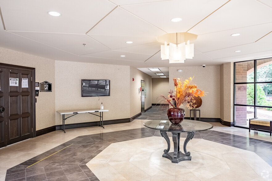 6505 Shiloh Rd, Alpharetta, GA for sale - Lobby - Image 3 of 23