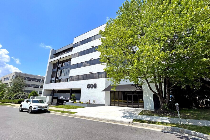 606 Baltimore Ave, Towson, MD for sale - Building Photo - Image 2 of 10