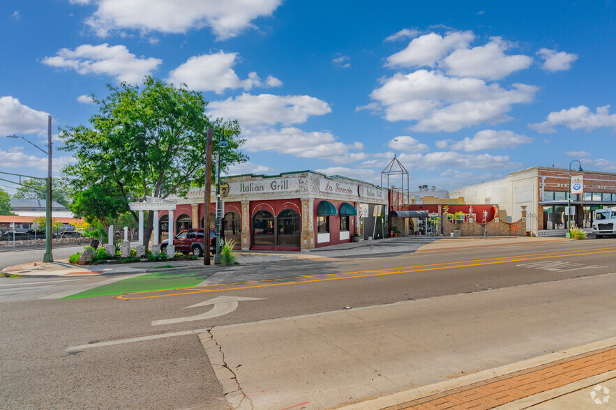 601 S Presa St, San Antonio, TX for lease - Building Photo - Image 3 of 19