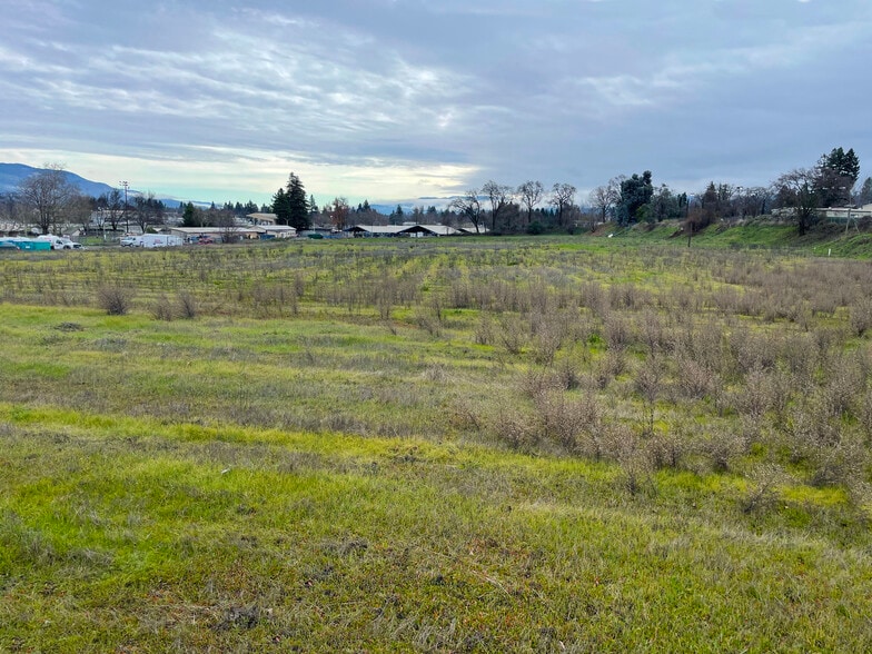 1 Ford Rd, Ukiah, CA for sale - Primary Photo - Image 1 of 7