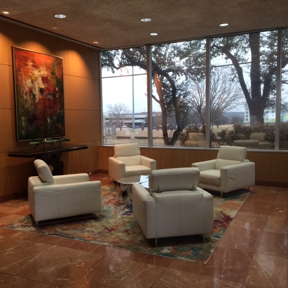 10501 N Central Expy, Dallas, TX for lease - Lobby - Image 2 of 4