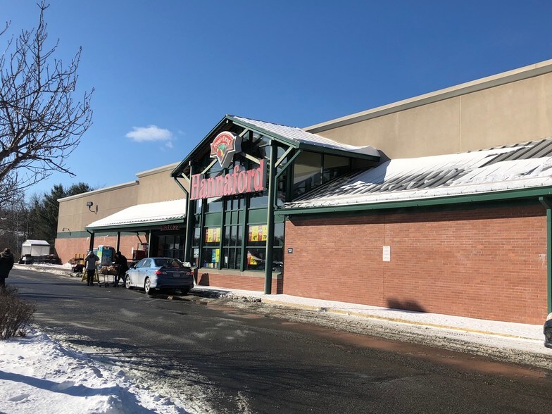 31 Ted Dr, Pine Bush, NY 12566 Hannaford Supermarket