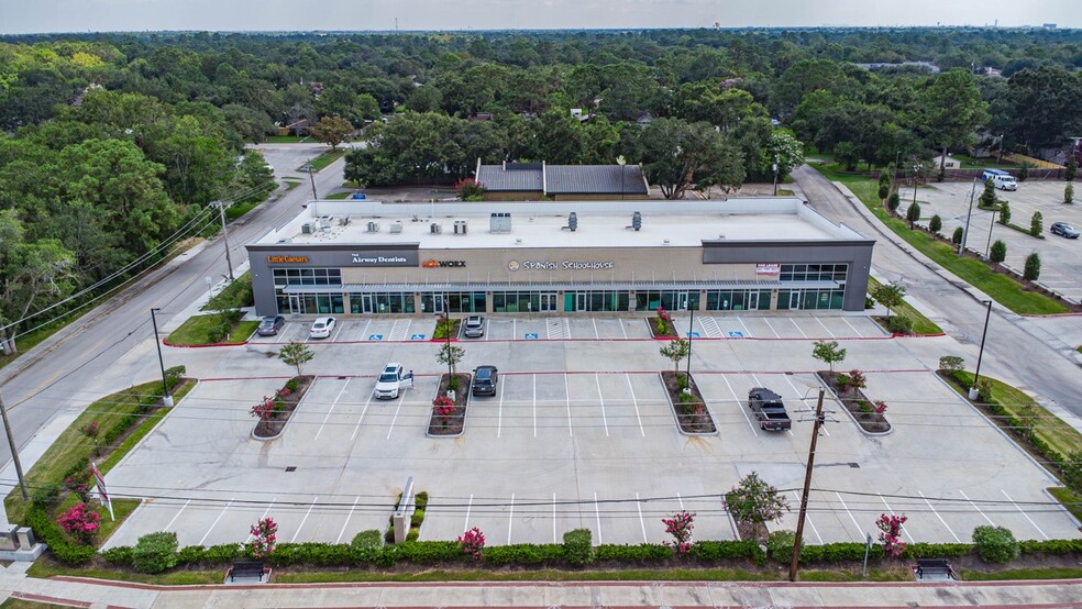 501 S Friendswood Dr, Friendswood, TX for lease - Building Photo - Image 1 of 27