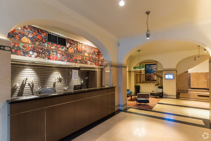 328 S Jefferson St, Chicago, IL for lease - Lobby - Image 3 of 17