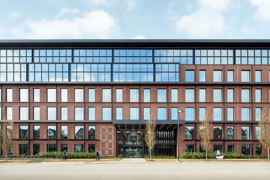 Cypress Waters - Pub