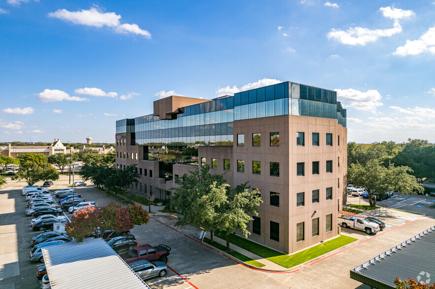 18333 Preston Rd, Dallas, TX for lease - Building Photo - Image 3 of 7