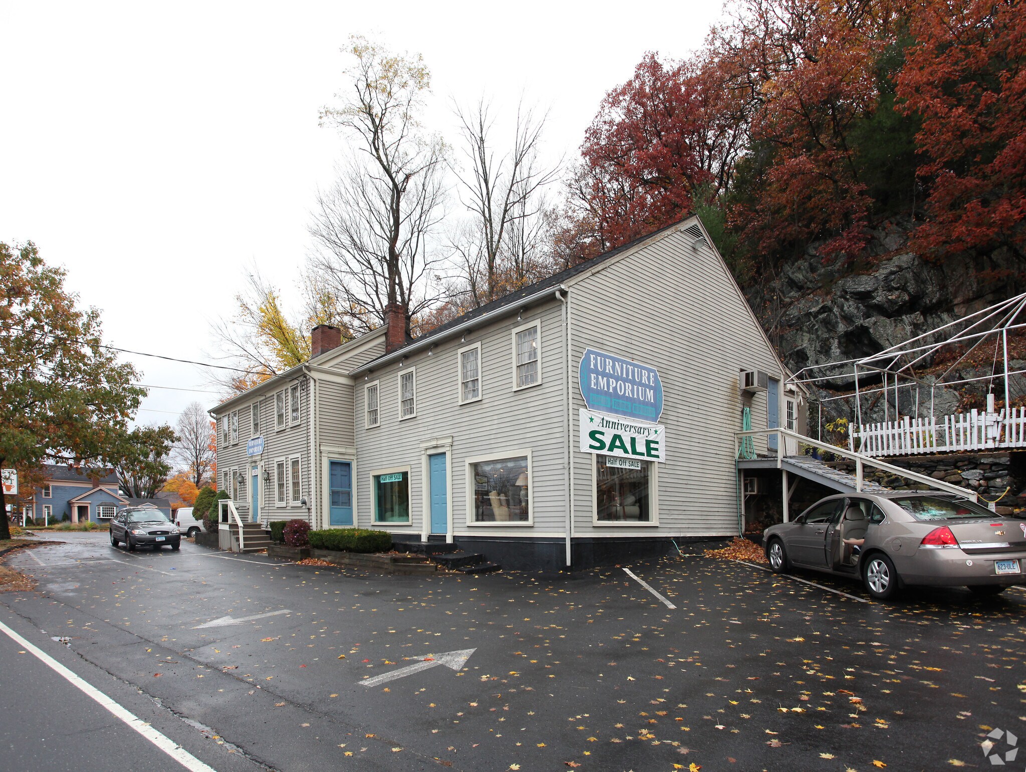 153 Albany Tpke, Canton, CT for sale Primary Photo- Image 1 of 1