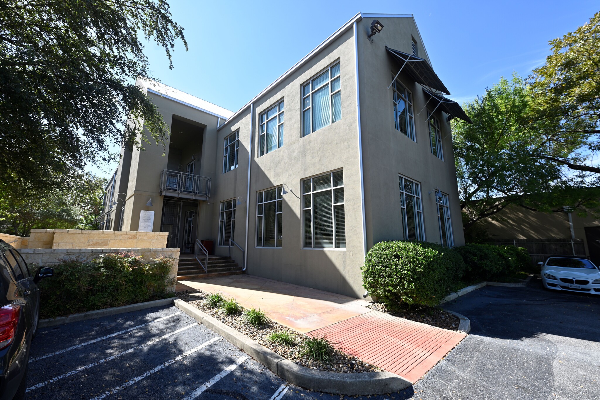 242 W Sunset Rd, San Antonio, TX for sale Building Photo- Image 1 of 1