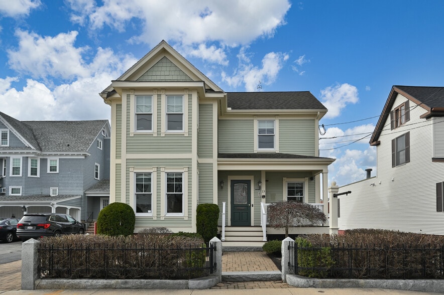 13 Bartlet St, Andover, MA for lease - Building Photo - Image 1 of 34