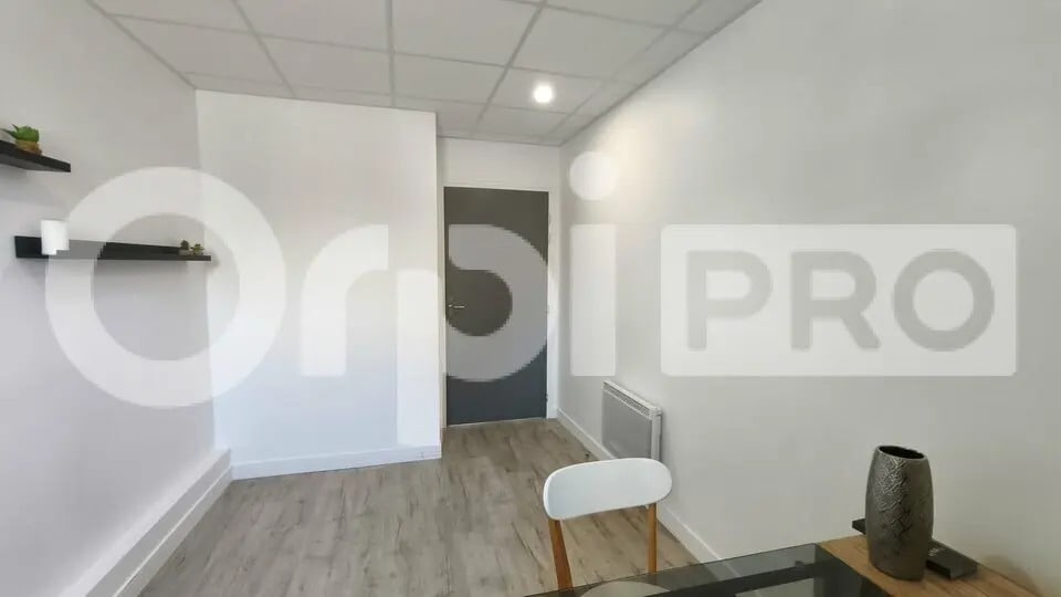 Office in Villemoisson-sur-Orge for lease - Interior Photo - Image 2 of 6