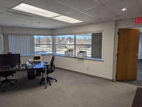 8555 W Forest Home Ave, Greenfield, WI for lease Interior Photo- Image 2 of 16