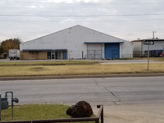 More details for 2410-2412 SW Lee Blvd, Lawton, OK - Industrial for Sale