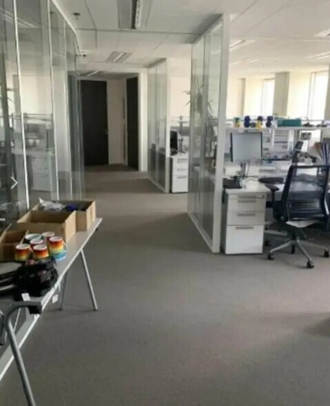 Office in Lyon for lease - Interior Photo - Image 2 of 168