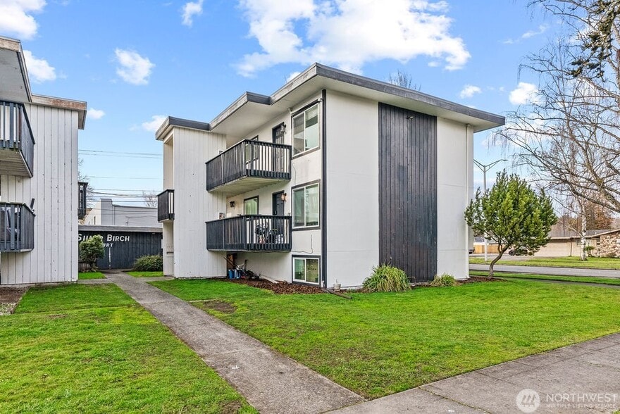 1339 10th Ave, Longview, WA for sale - Primary Photo - Image 1 of 3