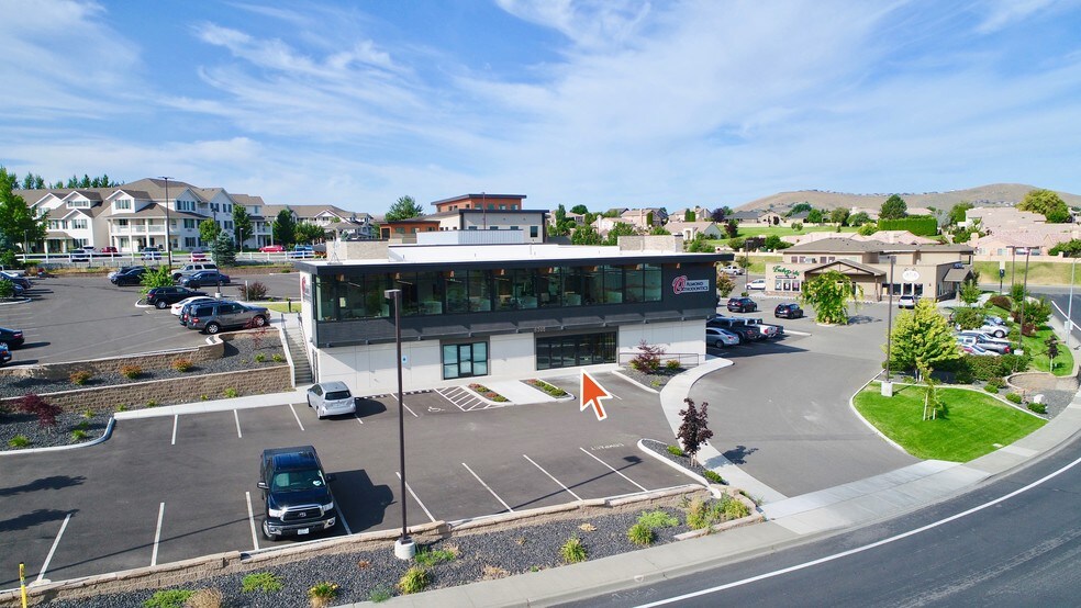 8305 W Quinault Ave, Kennewick, WA 99336