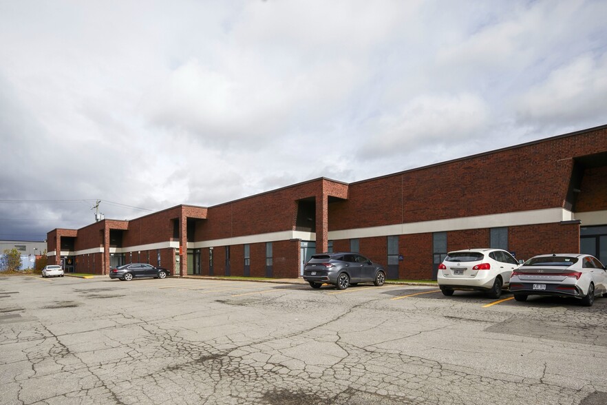 8411-8451 Ch Dalton, Mont-Royal, QC for lease - Building Photo - Image 3 of 31