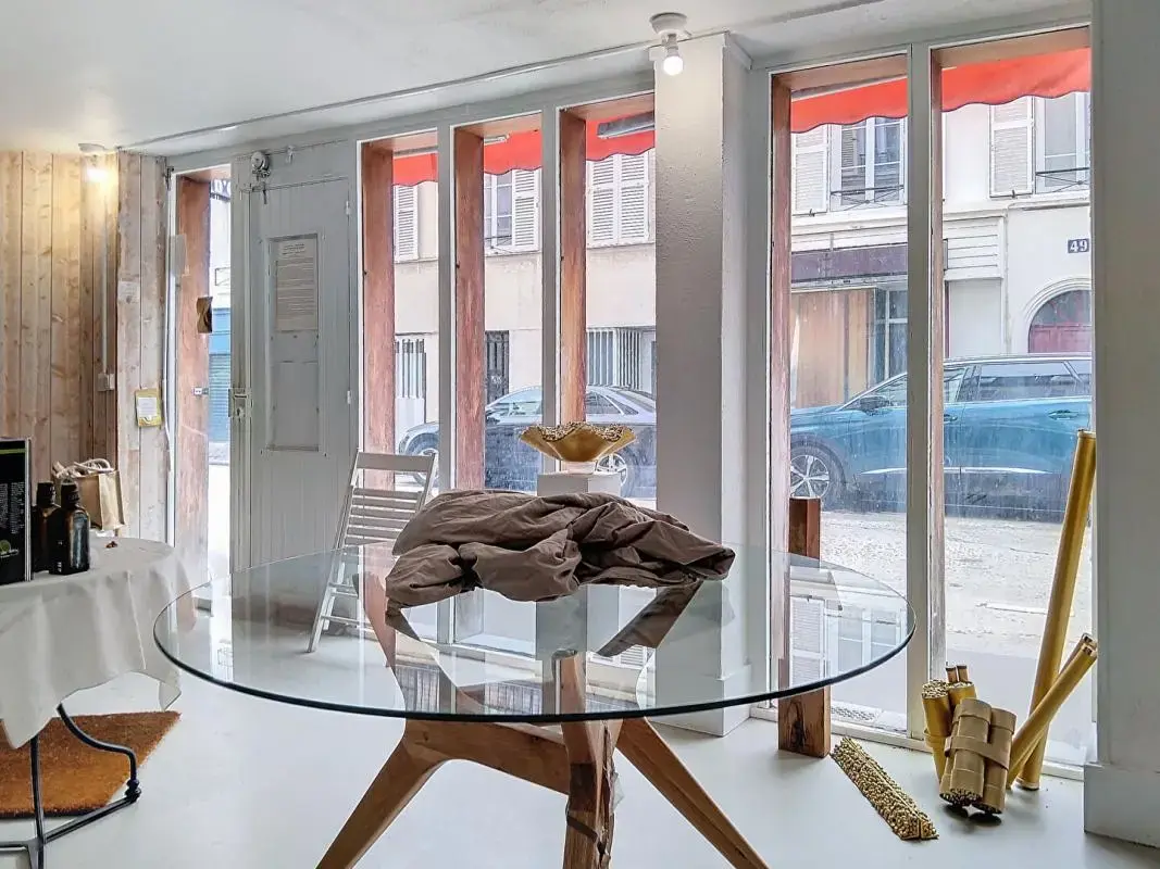 Paris, PAR 75014 -  -  - Interior Photo - Image 1 of 6