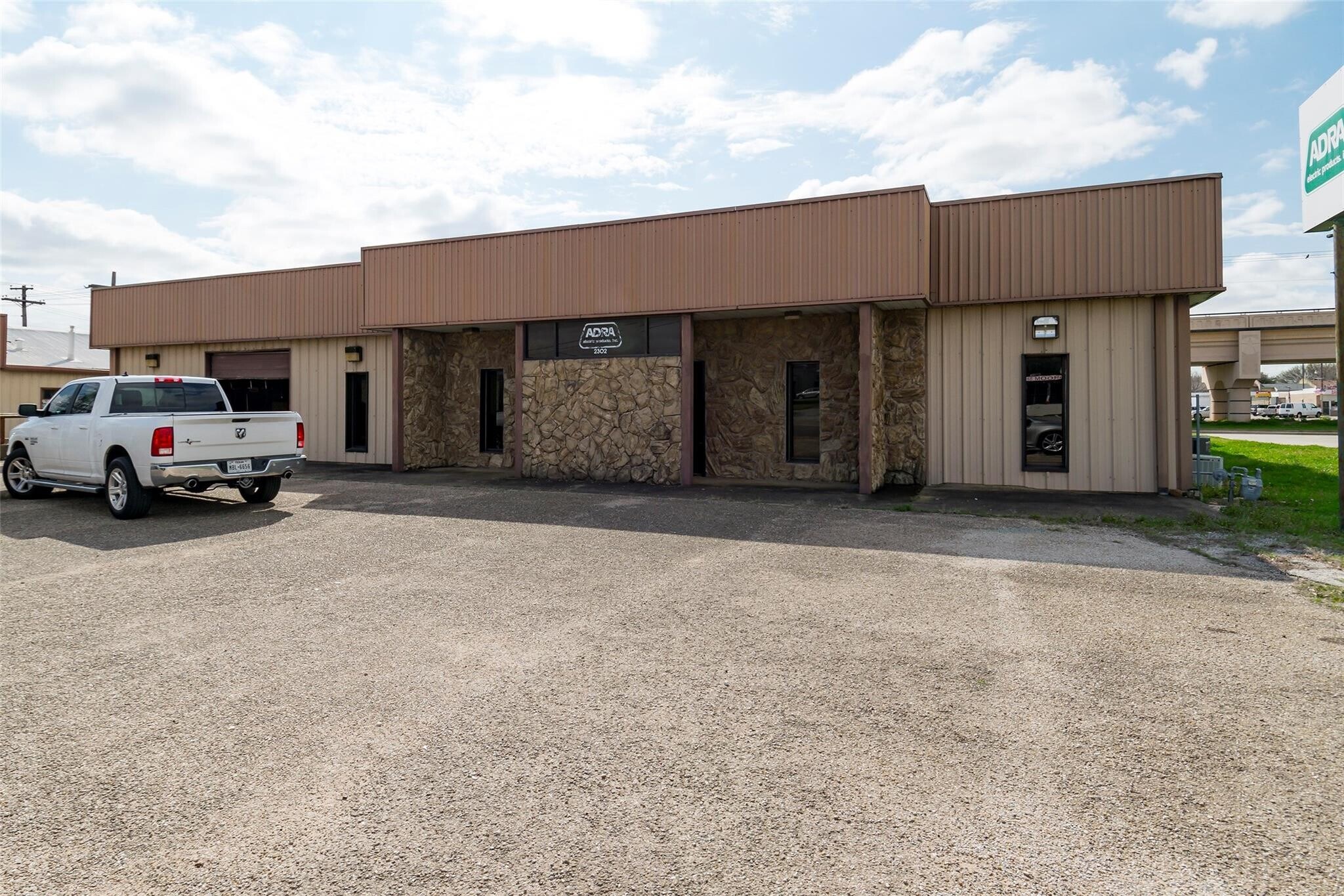 2302 Parkside Ave, Irving, TX for sale Primary Photo- Image 1 of 1