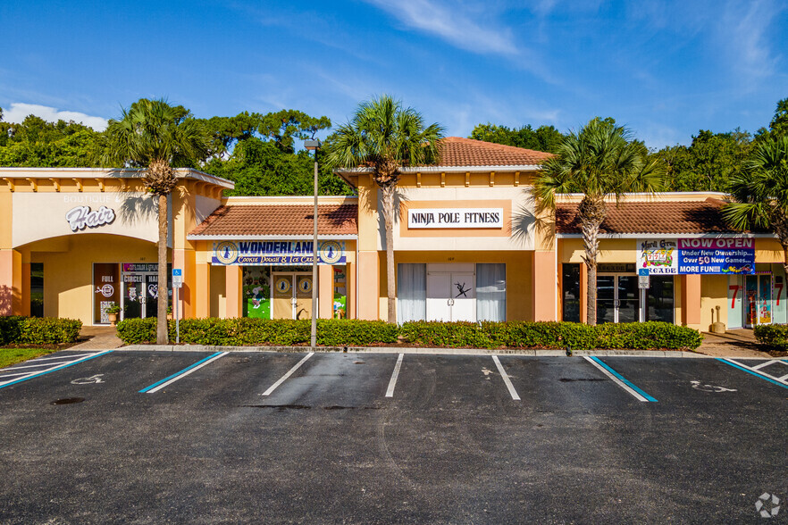 5781 Bayshore Rd, North Fort Myers, FL for lease - Building Photo - Image 2 of 5