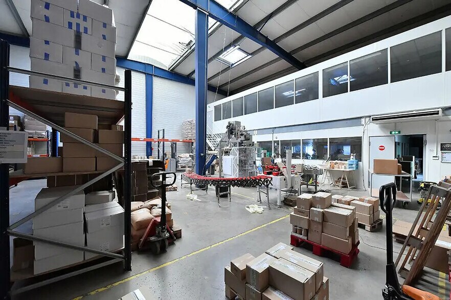 Flex in Peynier for sale - Interior Photo - Image 3 of 6