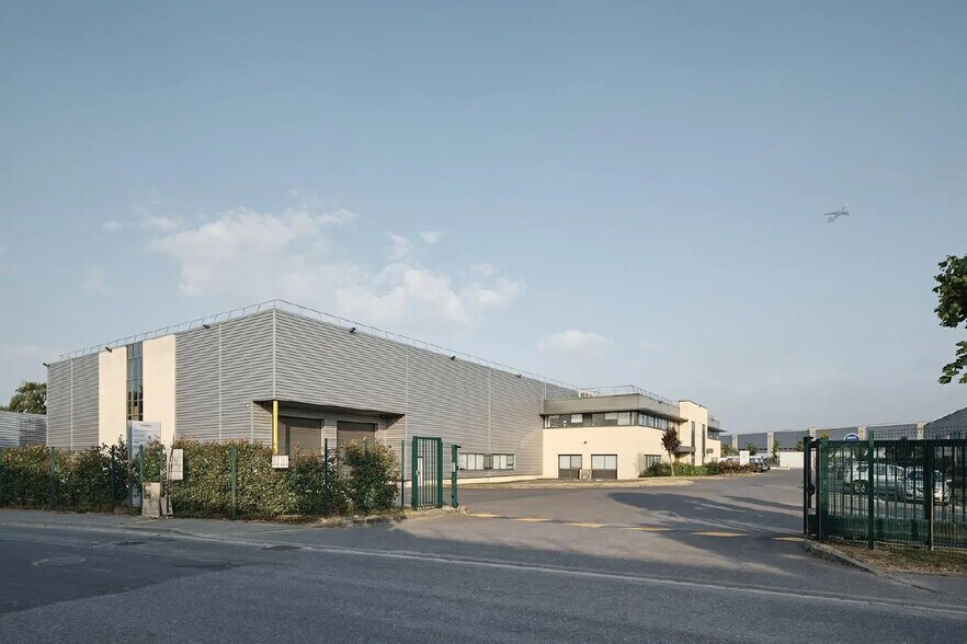 Flex in Le Mesnil-Amelot for lease - Building Photo - Image 3 of 7