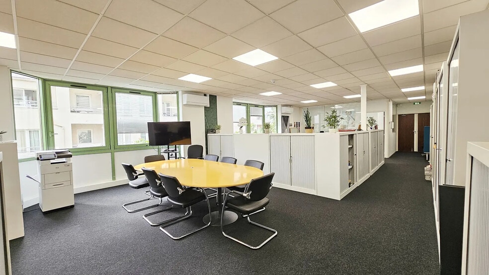 4 Allée Des Ambalais, Le Plessis-Trévise for lease - Building Photo - Image 2 of 12