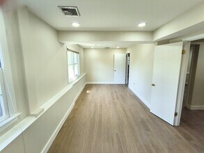 2 Mountain View Ave, Long Valley, NJ for lease Interior Photo- Image 2 of 6