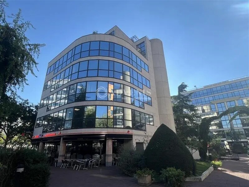 Office in Issy-les-Moulineaux for lease Building Photo- Image 1 of 8
