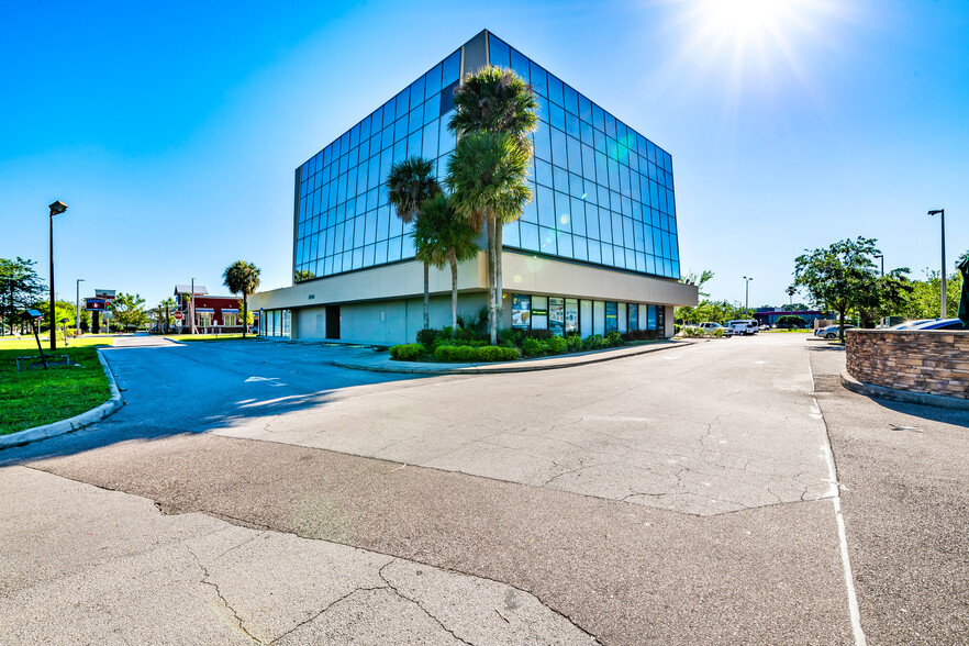 6900 S Orange Blossom Trl, Orlando, FL for lease - Building Photo - Image 3 of 40