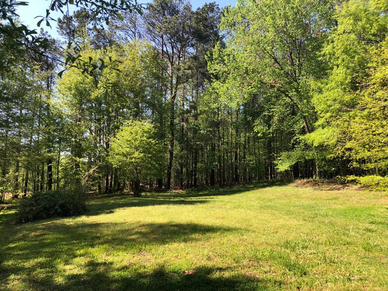 5272 Holloman Rd, Powder Springs, GA 30127