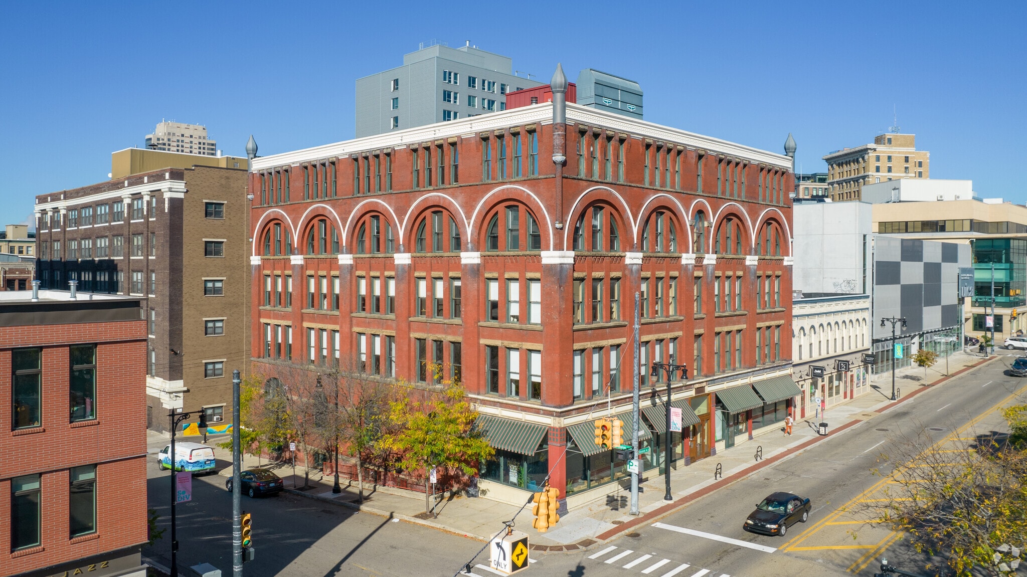 Office in Grand Rapids, MI for sale Primary Photo- Image 1 of 1