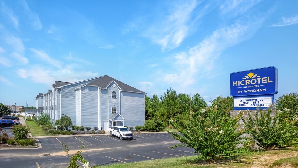 518 Bonita Lakes Dr, Meridian, MS for sale - Building Photo - Image 2 of 21