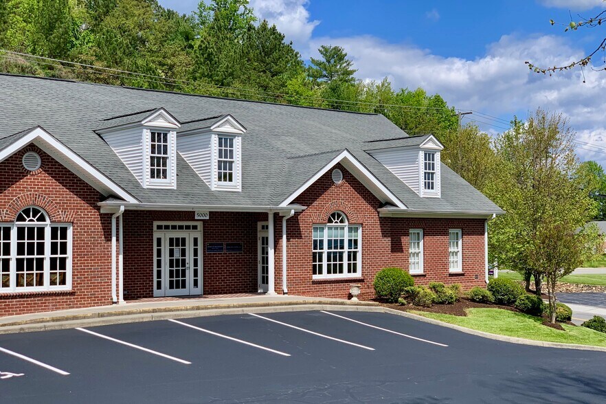 5000 Brambleton Ave SW, Roanoke, VA for sale - Building Photo - Image 1 of 1