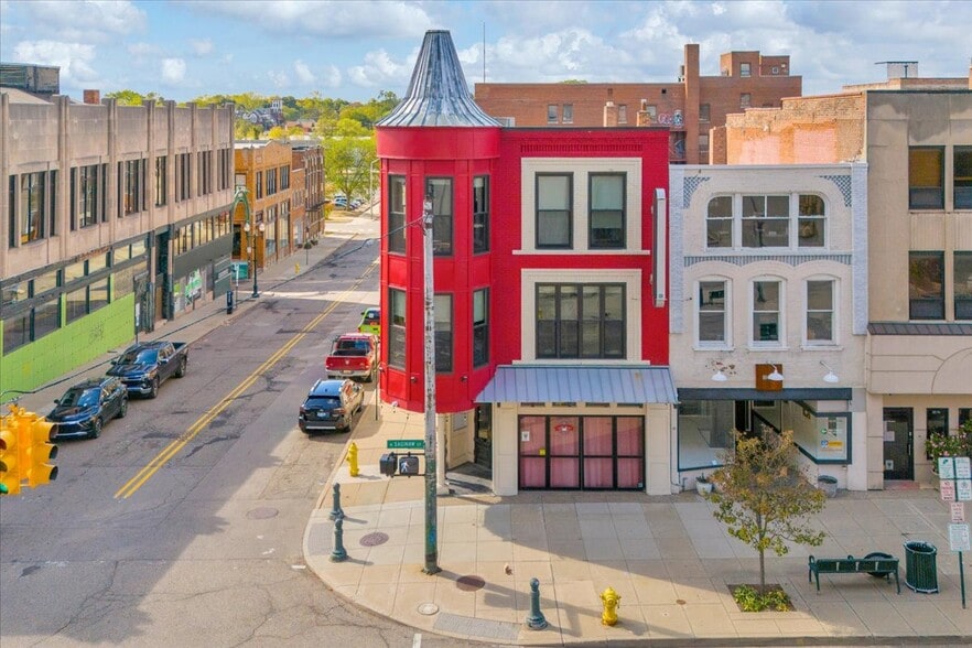 31 N Saginaw St, Pontiac, MI for lease - Building Photo - Image 1 of 10