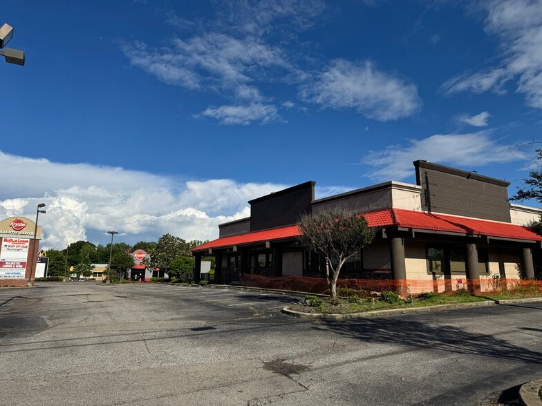 7065 Winchester Rd, Memphis, TN for sale - Building Photo - Image 1 of 14