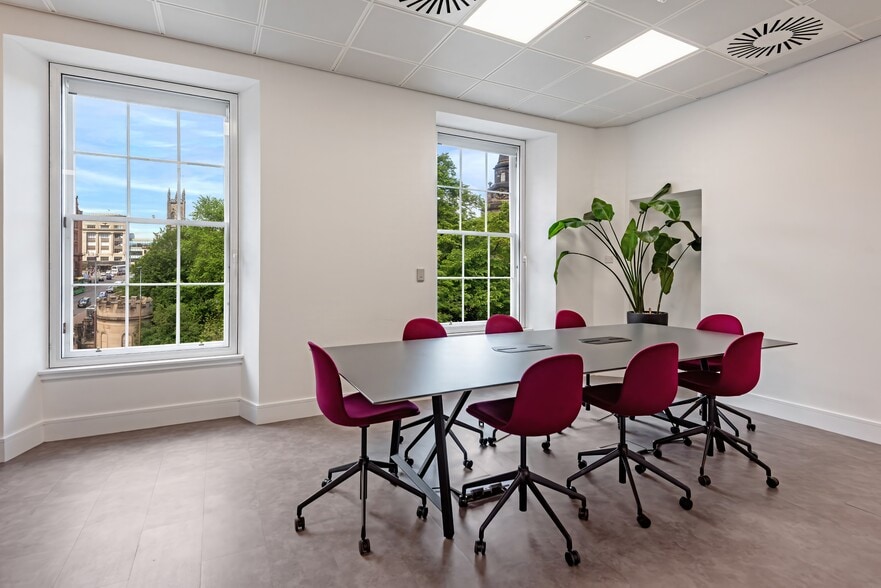 2 Castle Ter, Edinburgh for lease - Interior Photo - Image 2 of 14