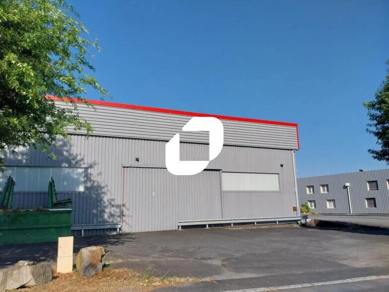 Flex in Carquefou for lease - Building Photo - Image 2 of 6