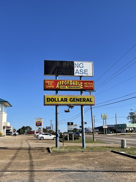 1005-1027 N Pine St, Deridder, LA for lease - Building Photo - Image 3 of 12