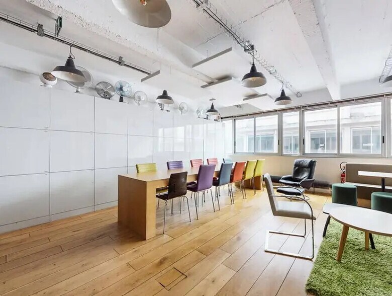 Office in Paris for sale - Interior Photo - Image 2 of 12