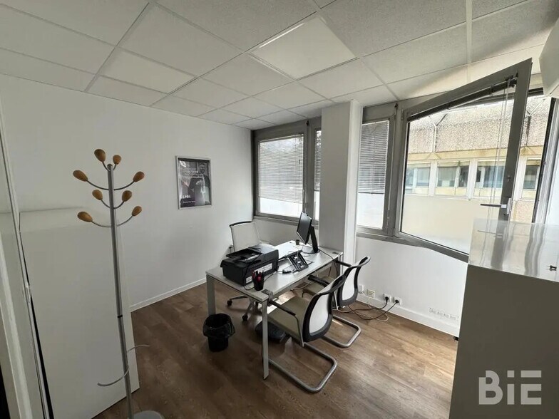 Office in Bruges for lease - Interior Photo - Image 1 of 4