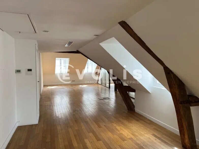 Office in Paris for lease - Building Photo - Image 3 of 8