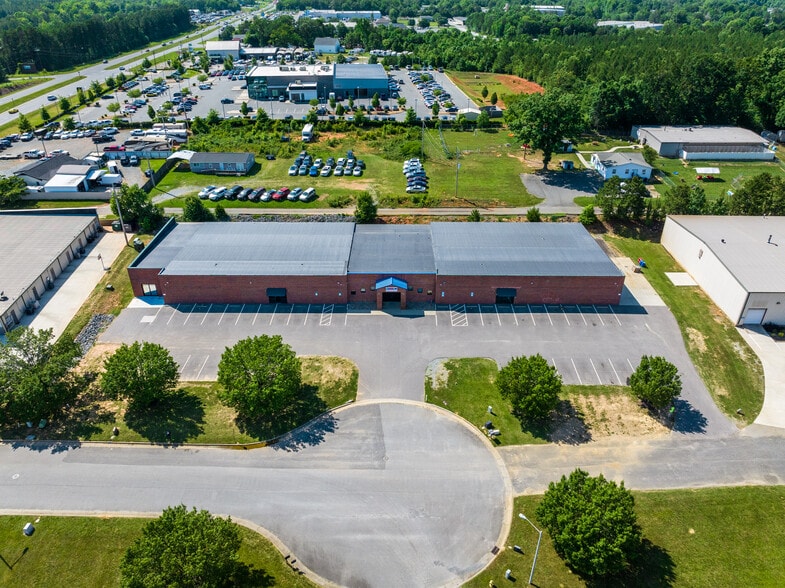 2617 Executive Point Dr, Monroe, NC for lease - Building Photo - Image 1 of 6