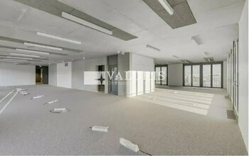 Office in Lyon for lease Interior Photo- Image 1 of 9