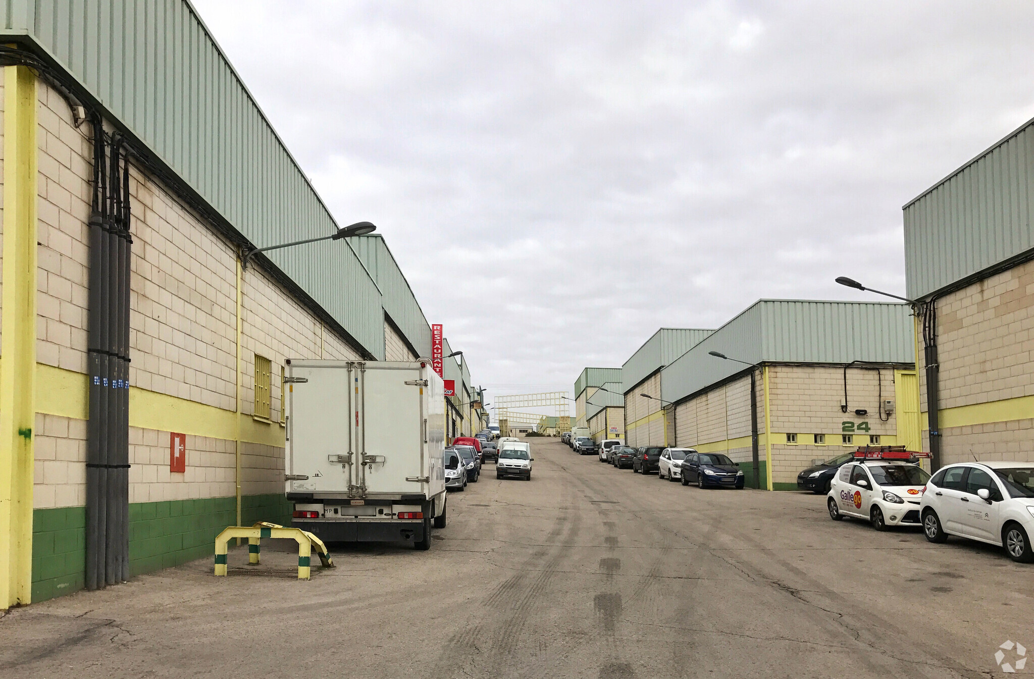 Industrial in Valdemoro, MAD for lease Primary Photo- Image 1 of 4