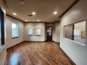 7424 S Yale Ave, Tulsa, OK for lease Interior Photo- Image 2 of 7