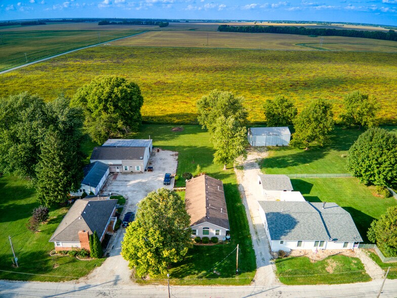 809 E 14th St, Georgetown, IL for sale - Primary Photo - Image 1 of 1