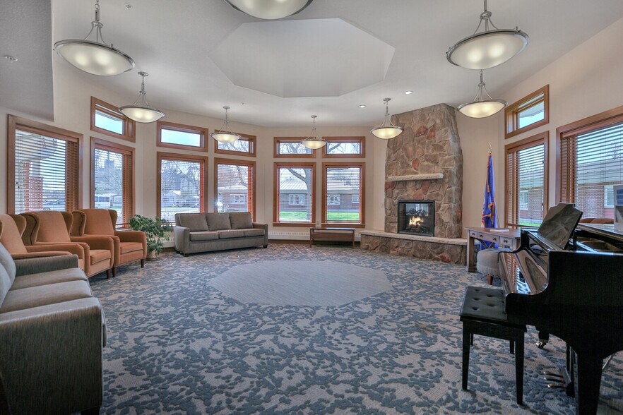 210 3rd St Nw, Pine Island, MN for sale - Building Photo - Image 1 of 1